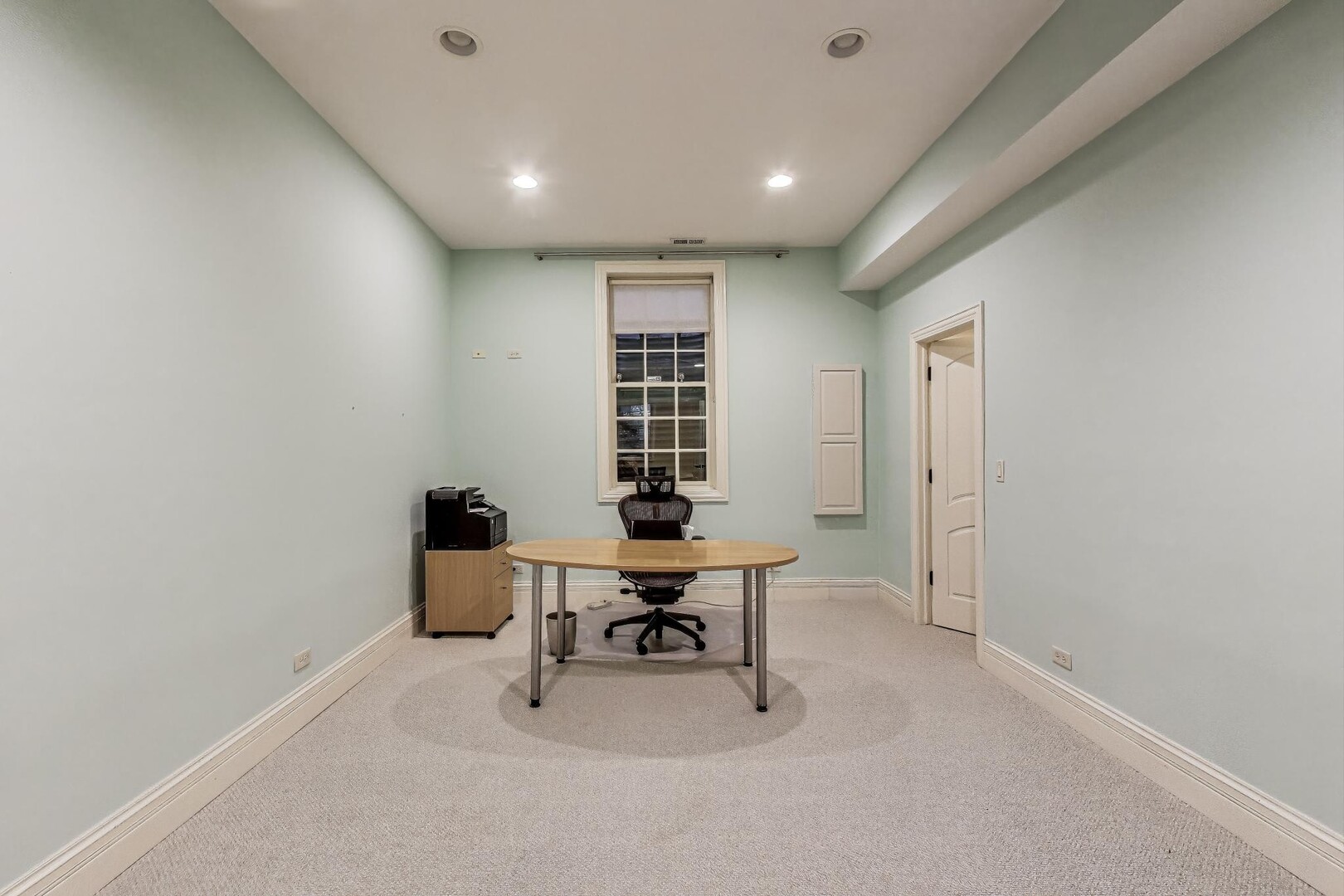 901 Pontiac Road Wilmette, IL 60091 - Photo 26 of 35 a view of a workspace with furniture