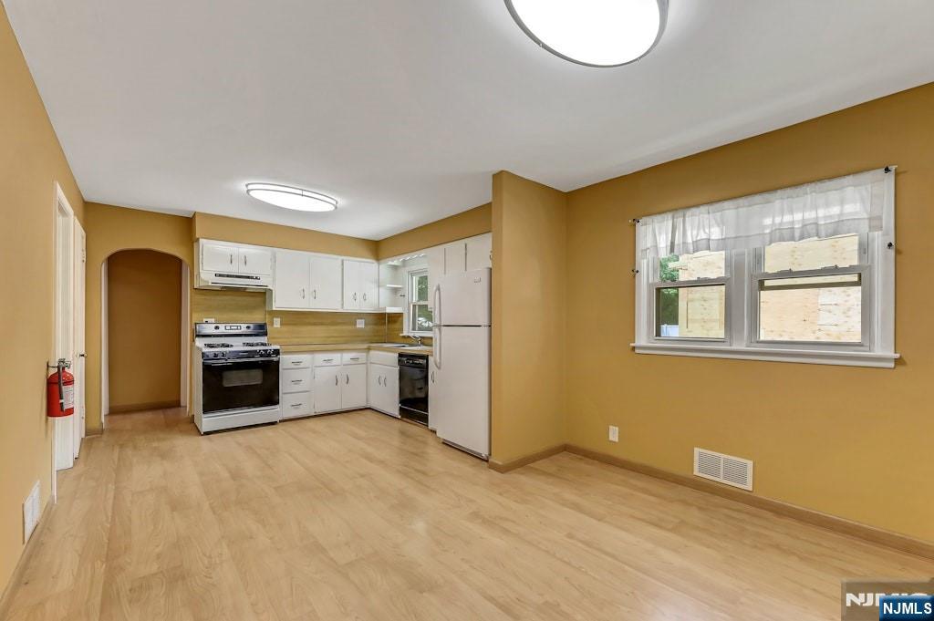 36 Benton Road Paramus, NJ 07652 - Photo 17 of 27