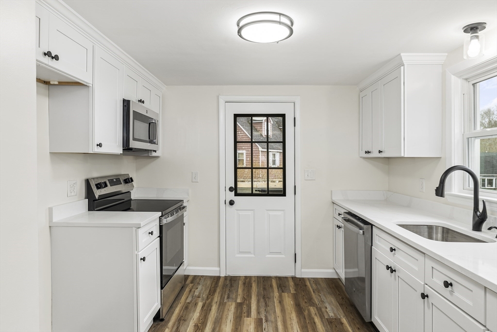 24 Winslow Road Sharon, MA 02067 - Photo 3 of 29 Gallery Image 3
