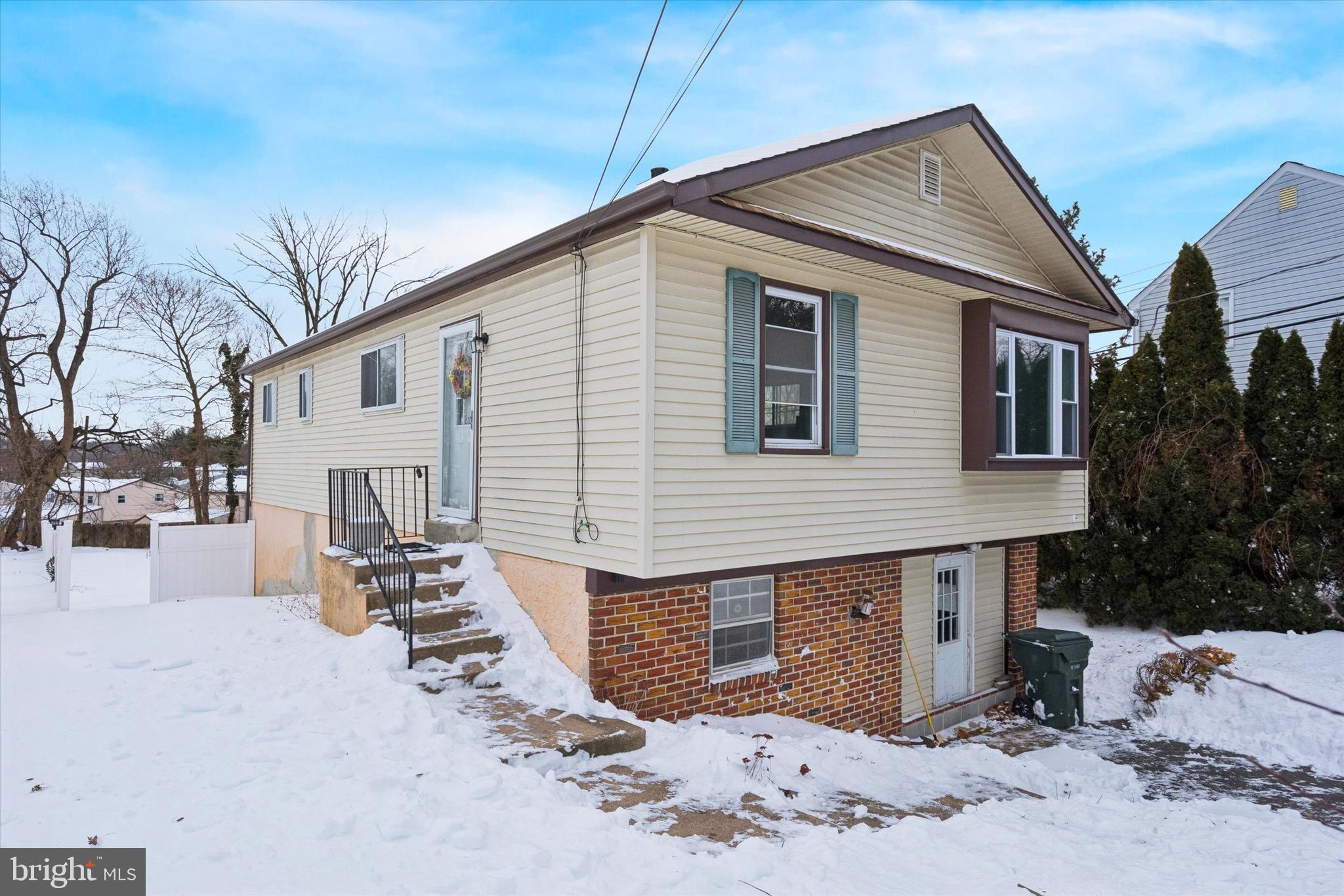 1551 Fitzwatertown Road Willow Grove, PA 19090 - Photo 2 of 25