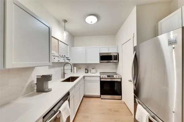 $2,600 | 2216 San Gabriel Street, Unit 204, Austin, TX 78705
