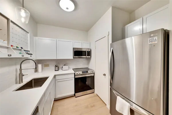 $2,600 | 2216 San Gabriel Street, Unit 204, Austin, TX 78705