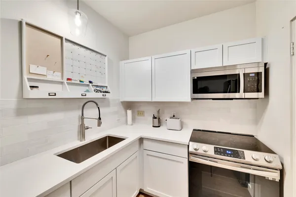 $2,600 | 2216 San Gabriel Street, Unit 204, Austin, TX 78705