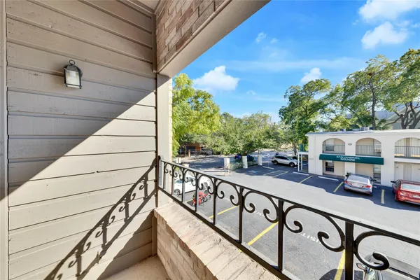 $2,600 | 2216 San Gabriel Street, Unit 204, Austin, TX 78705