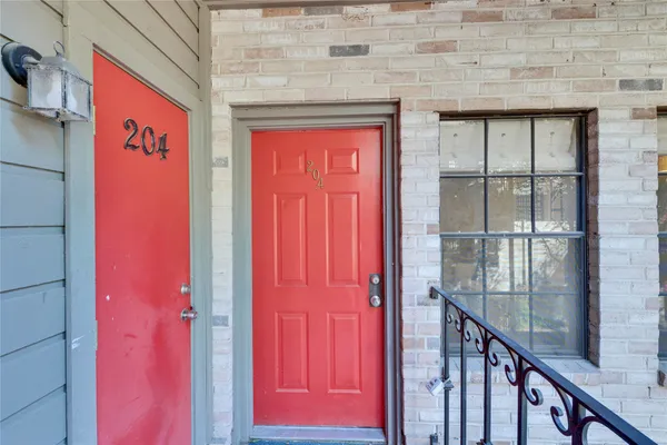 $2,600 | 2216 San Gabriel Street, Unit 204, Austin, TX 78705