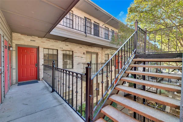 $2,600 | 2216 San Gabriel Street, Unit 204, Austin, TX 78705