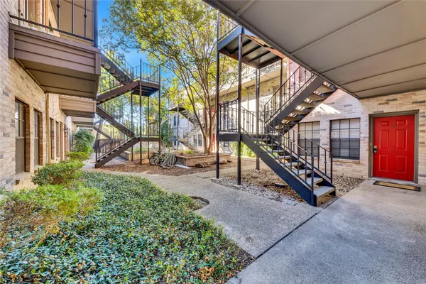 $2,600 | 2216 San Gabriel Street, Unit 204, Austin, TX 78705