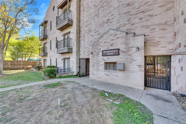 $2,600 | 2216 San Gabriel Street, Unit 204, Austin, TX 78705