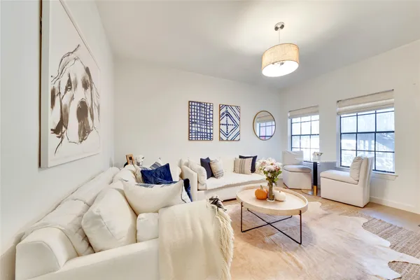 $2,600 | 2216 San Gabriel Street, Unit 204, Austin, TX 78705