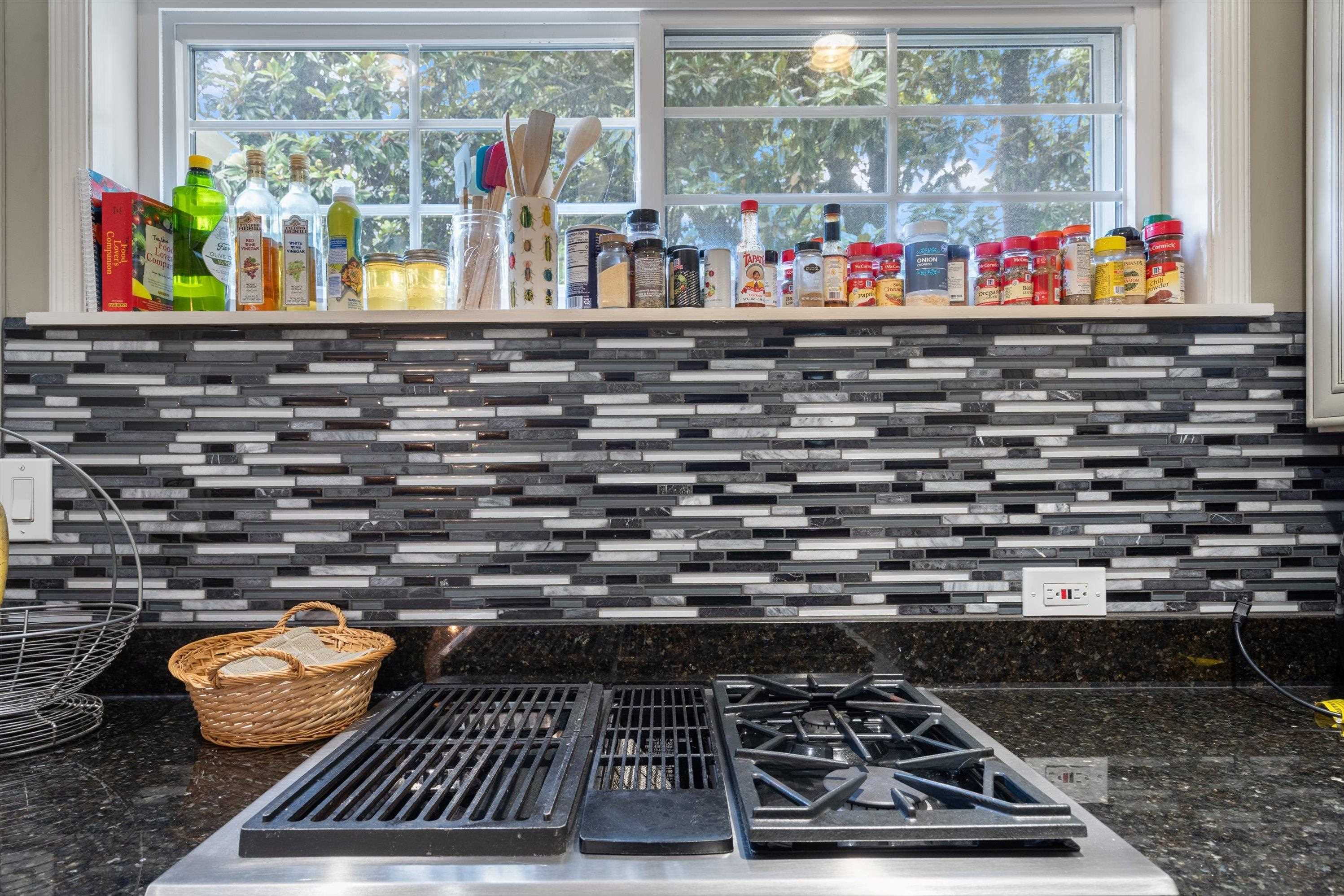 839 Reddoch Street Memphis, TN 38119 - Photo 11 of 36 a kitchen with a stove and a microwave