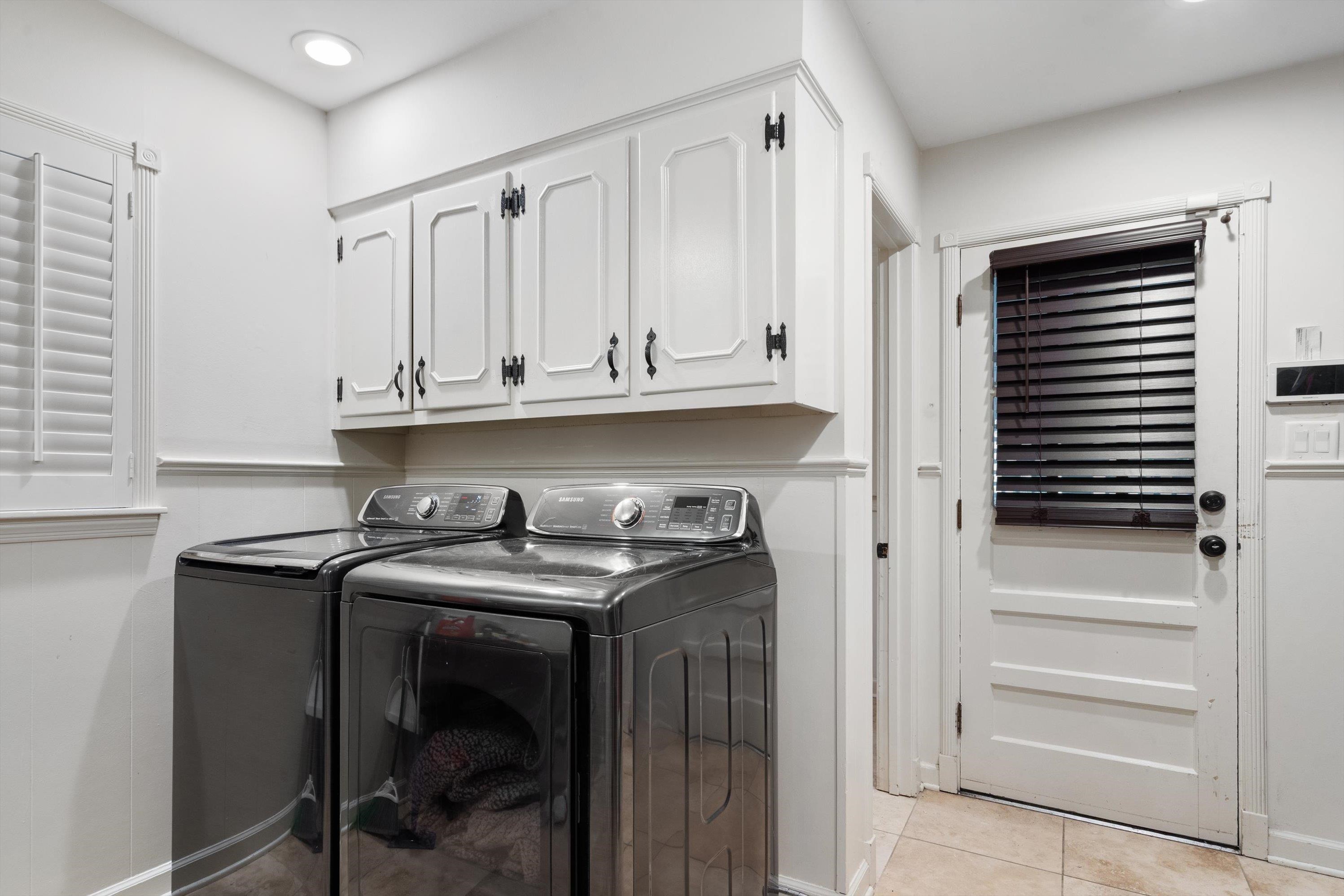 839 Reddoch Street Memphis, TN 38119 - Photo 15 of 36 a view of cabinets and wooden floor