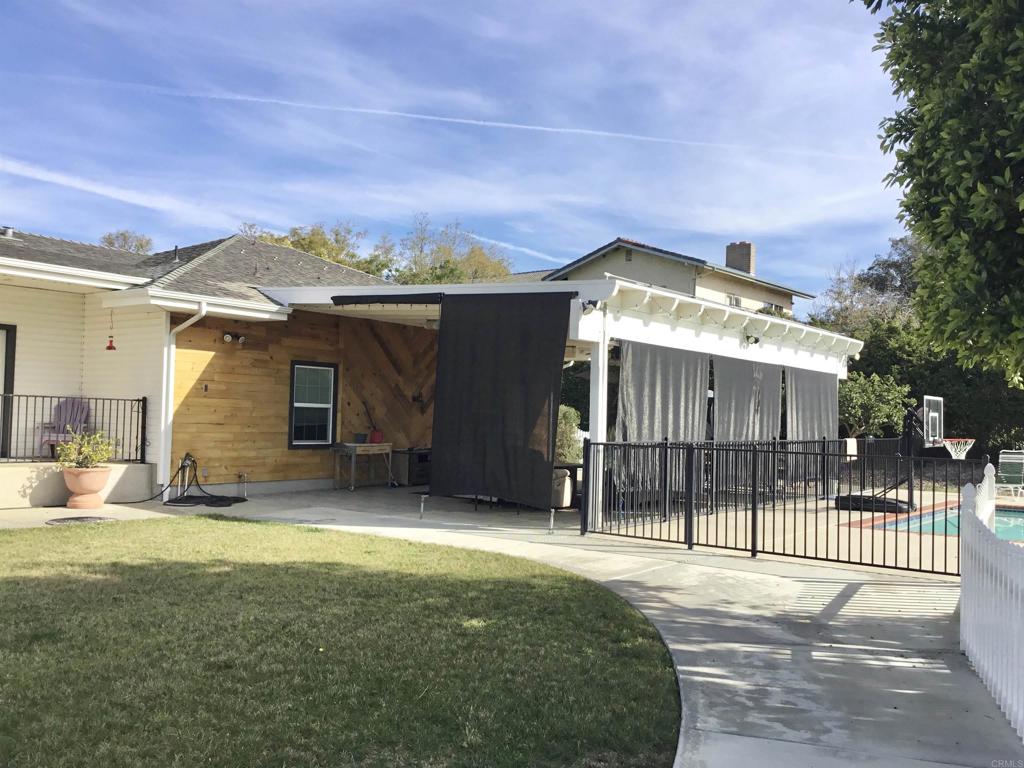 622 Rancho Del Cerro Fallbrook, CA 92028 - Photo 34 of 58 a house view with a backyard space