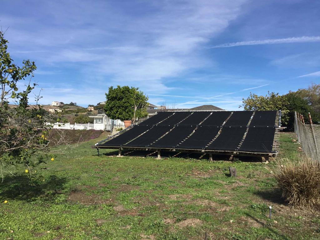 622 Rancho Del Cerro Fallbrook, CA 92028 - Photo 38 of 58 a view of a house with a yard