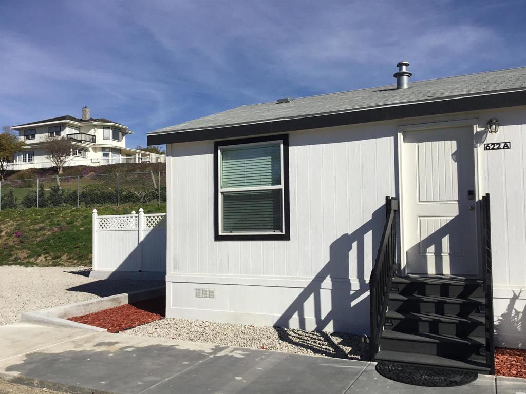 622 Rancho Del Cerro Fallbrook, CA 92028 - Photo 46 of 58 a front view of a house with a porch