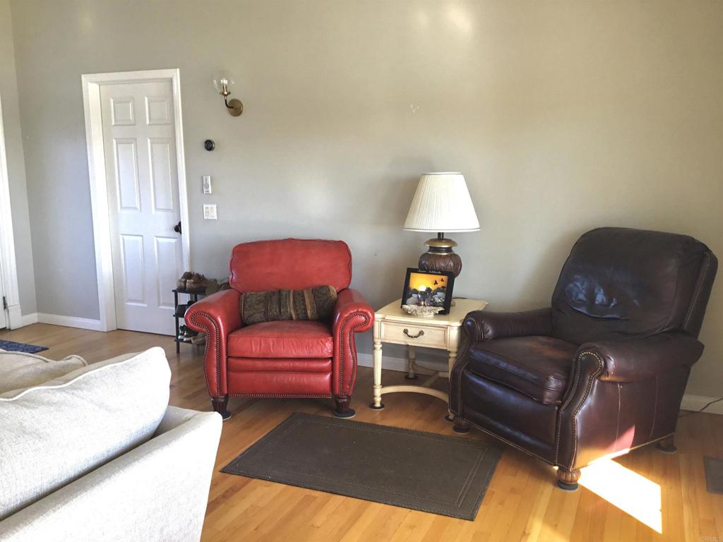 622 Rancho Del Cerro Fallbrook, CA 92028 - Photo 6 of 58 a living room with furniture