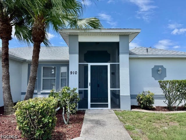 910 Southwest 3rd Avenue Cape Coral, FL 33991 - Photo 2 of 34