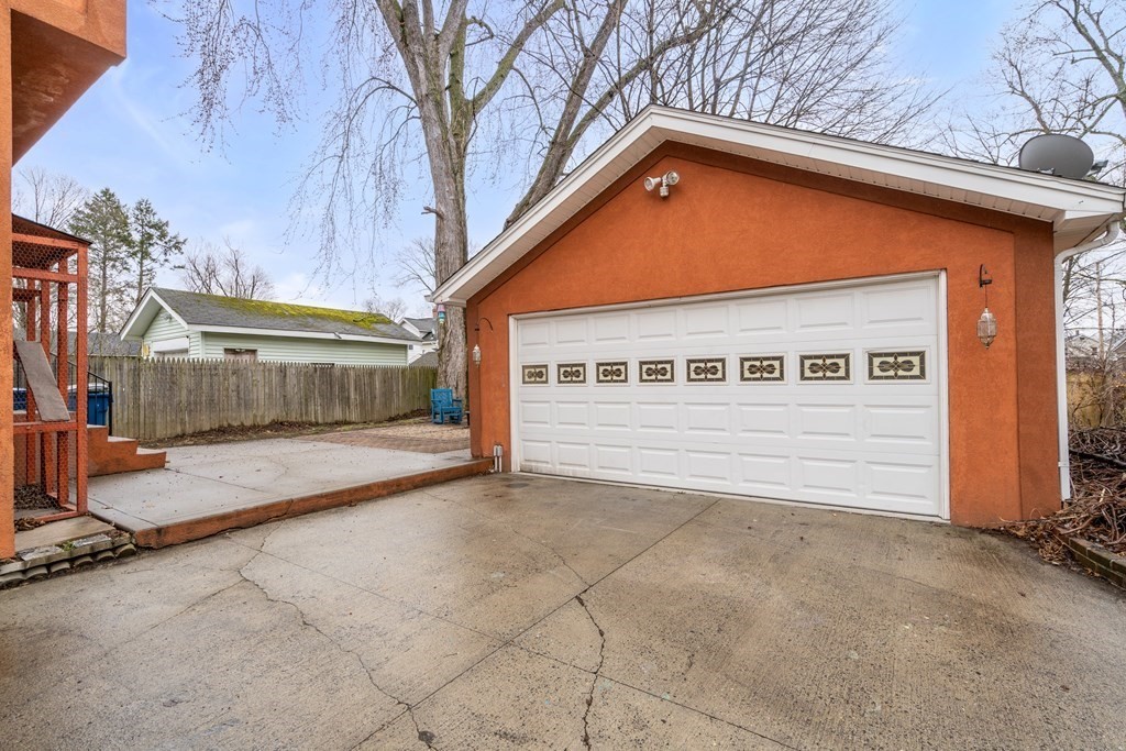 65 Fox Street West Springfield, MA 01089 - Photo 2 of 21 Gallery Image 2