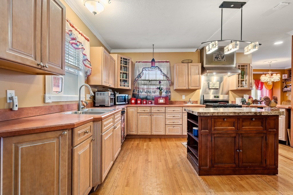 65 Fox Street West Springfield, MA 01089 - Photo 6 of 21 Gallery Image 6