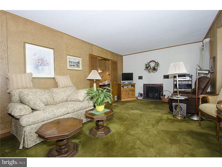425 Meadowcroft Road Wayne, PA 19087 - Photo 4 of 14 Living Room