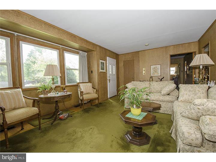 425 Meadowcroft Road Wayne, PA 19087 - Photo 5 of 14 Living Room