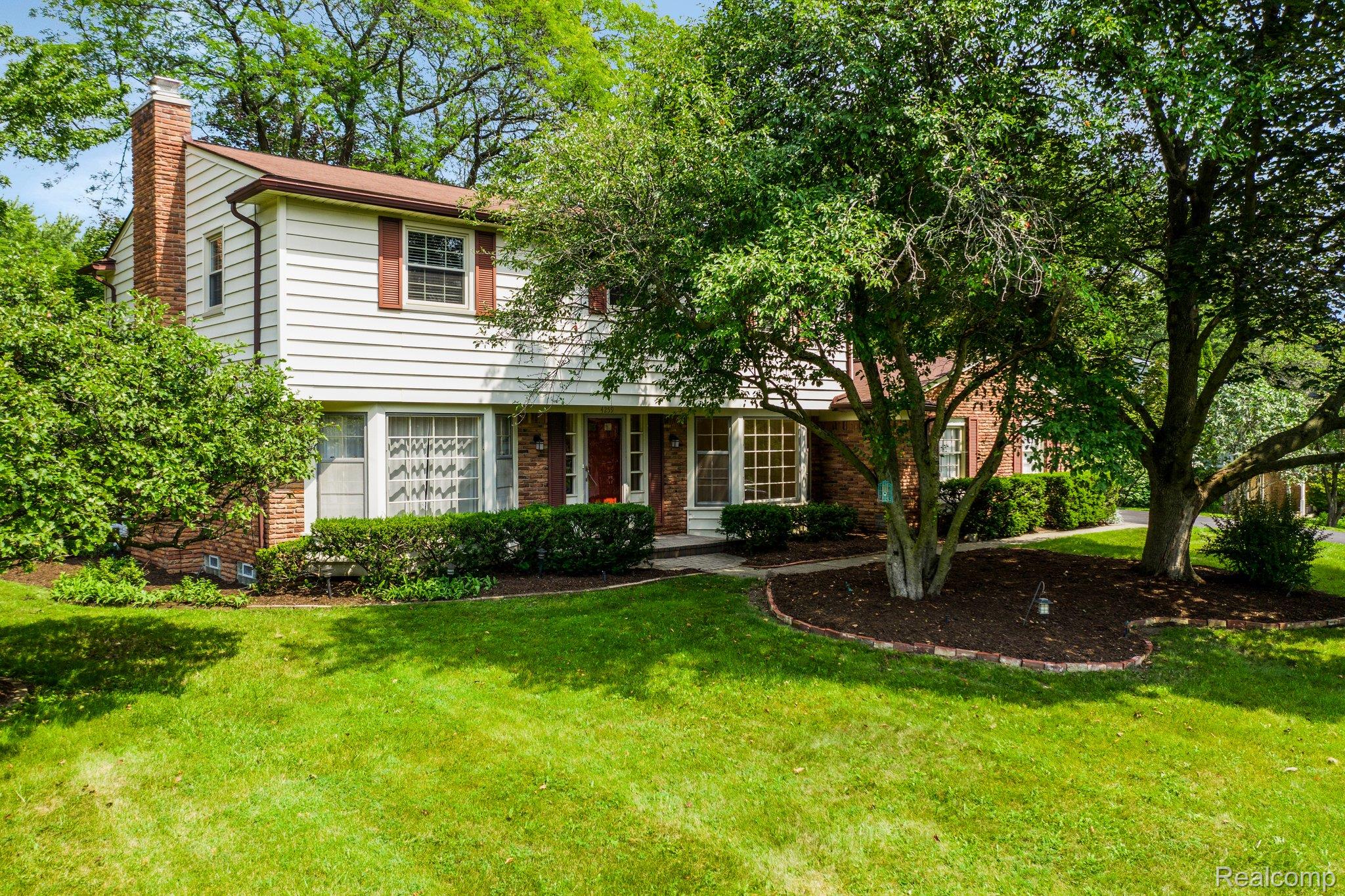 4259 Wendell Road West Bloomfield, MI 48323 - Photo 3 of 39 2.jpg