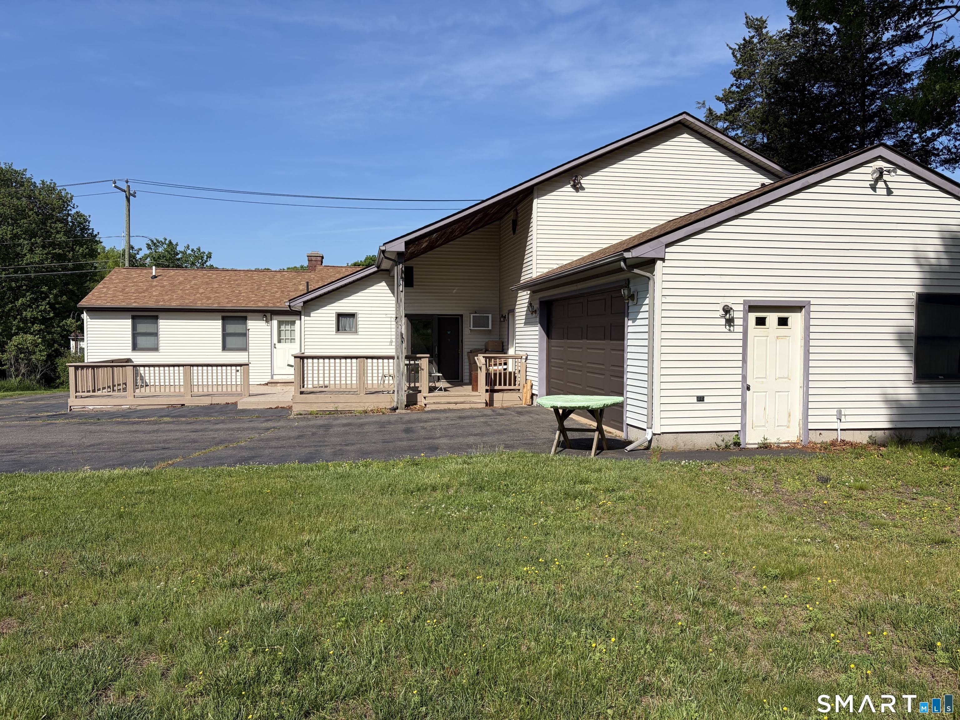 232 Lakeside Boulevard East Waterbury, CT 06708 - Photo 4 of 22