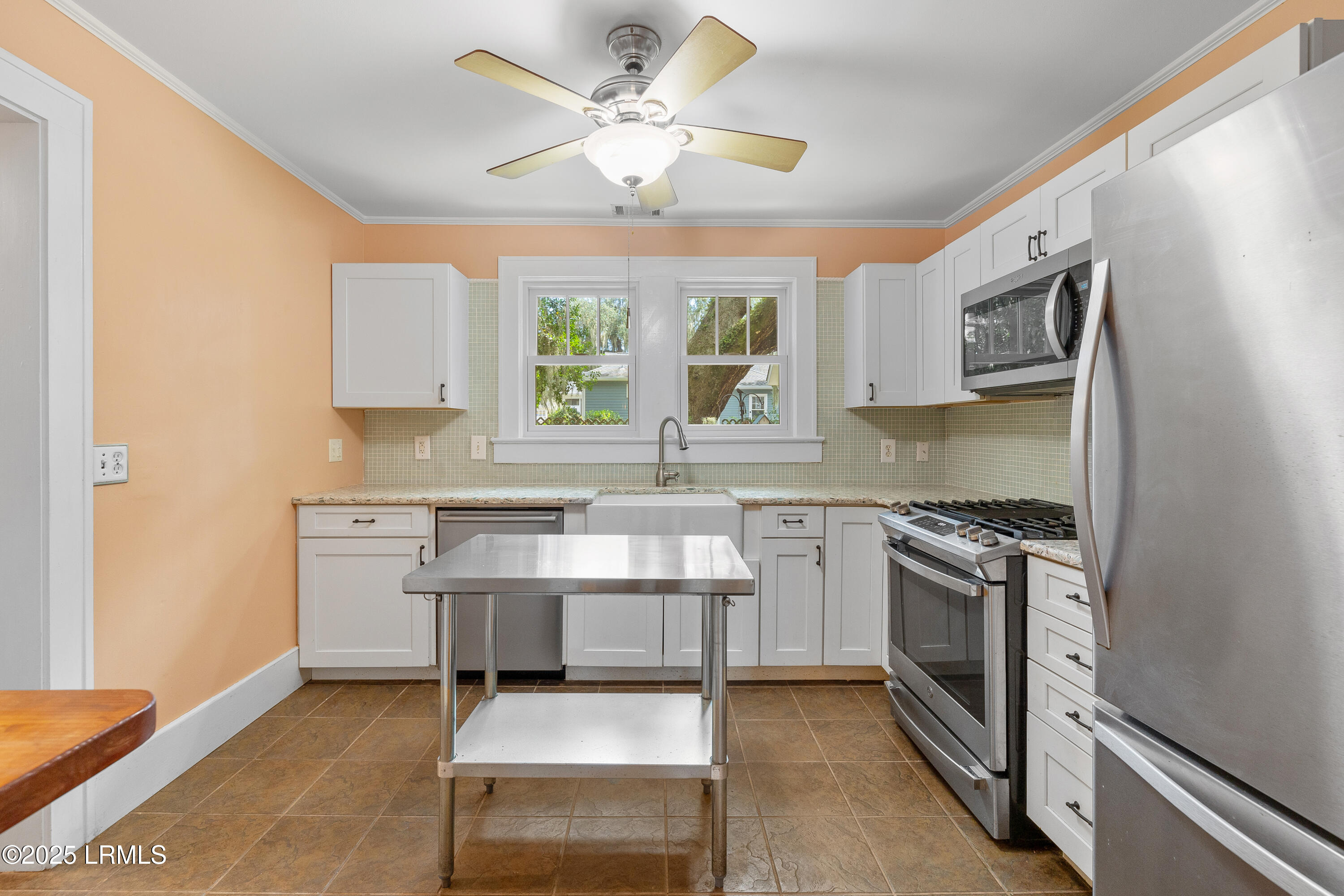 411 Heyward Street Beaufort, SC 29902 - Photo 11 of 44 Kitchen