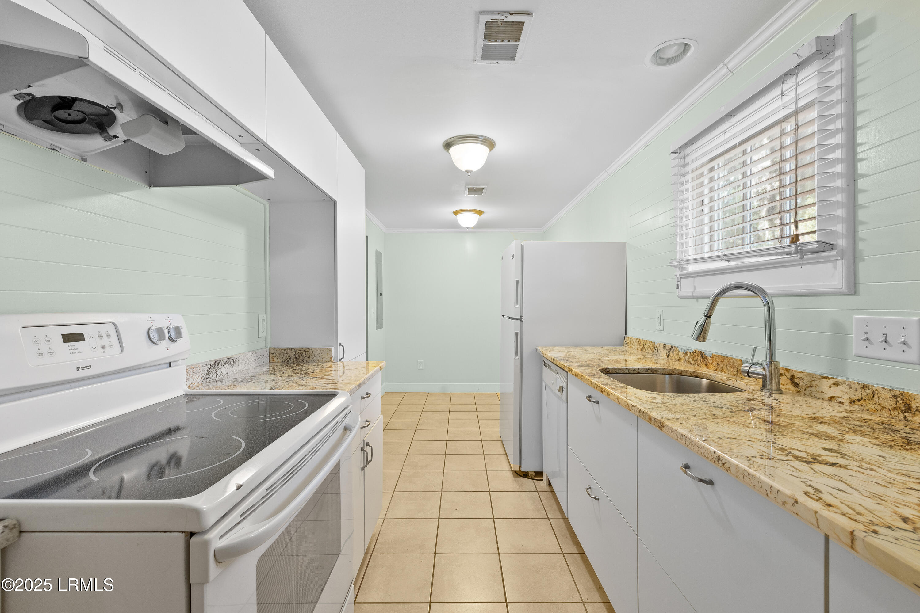 411 Heyward Street Beaufort, SC 29902 - Photo 31 of 44 411 Heyward - 28
