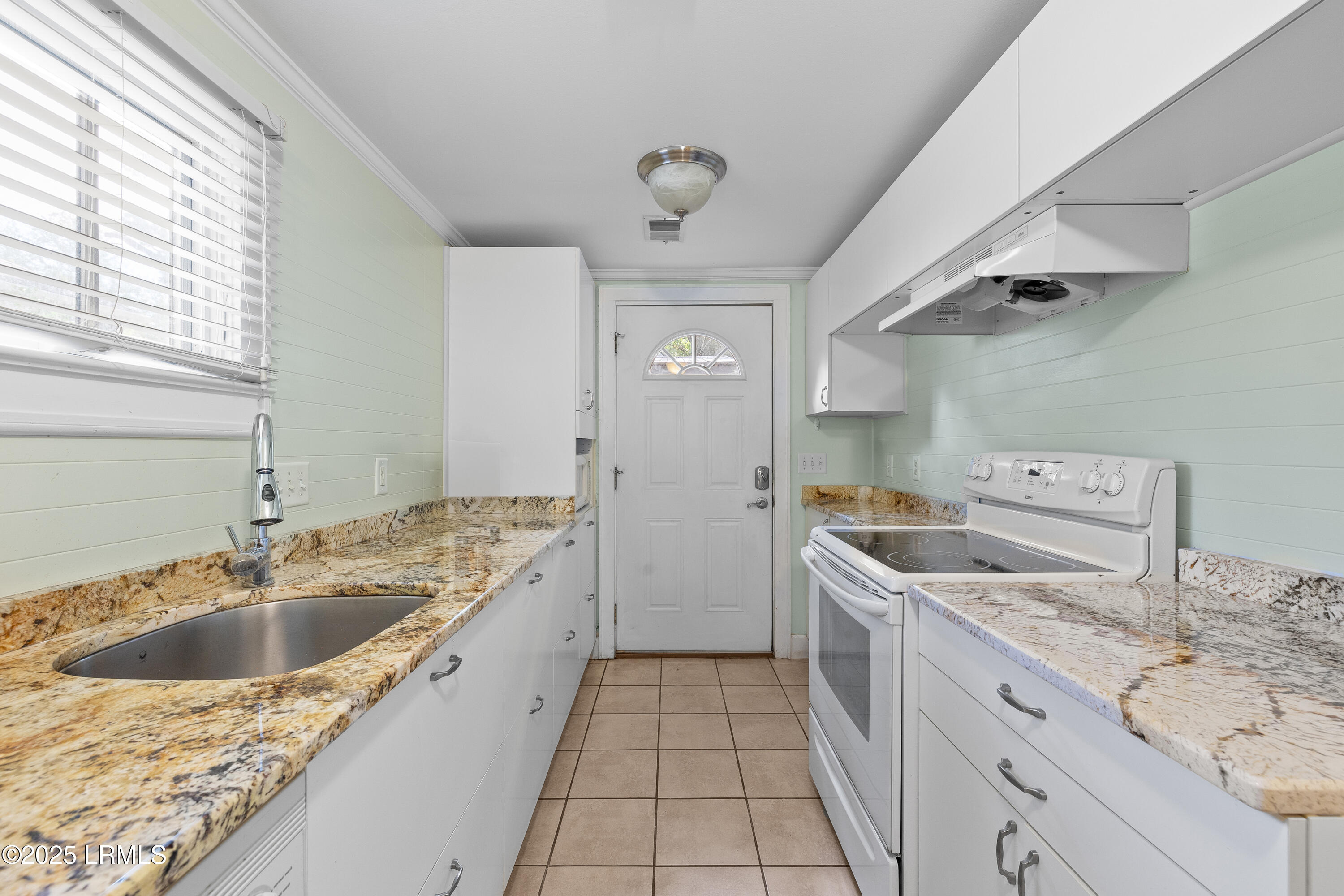 411 Heyward Street Beaufort, SC 29902 - Photo 32 of 44 411 Heyward - 29