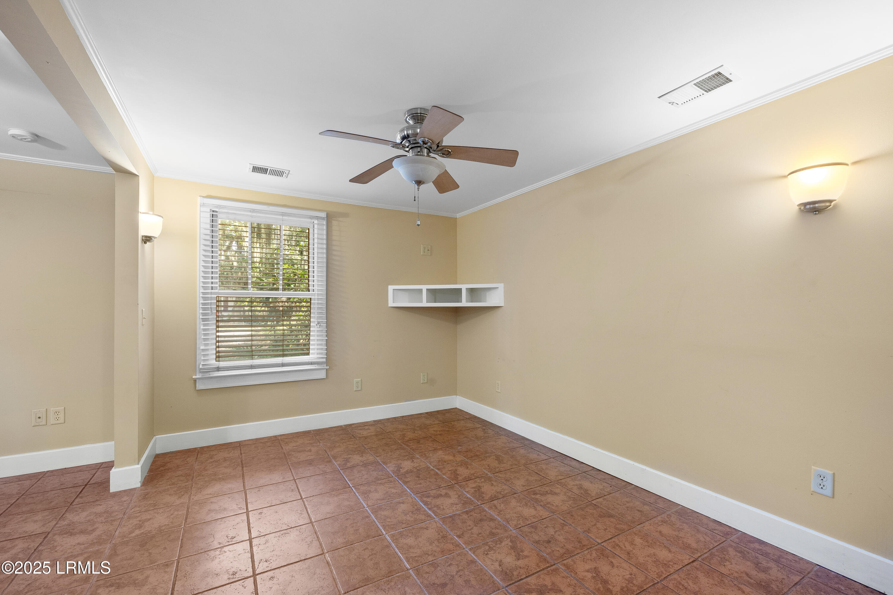 411 Heyward Street Beaufort, SC 29902 - Photo 36 of 44 411 Heyward - 33