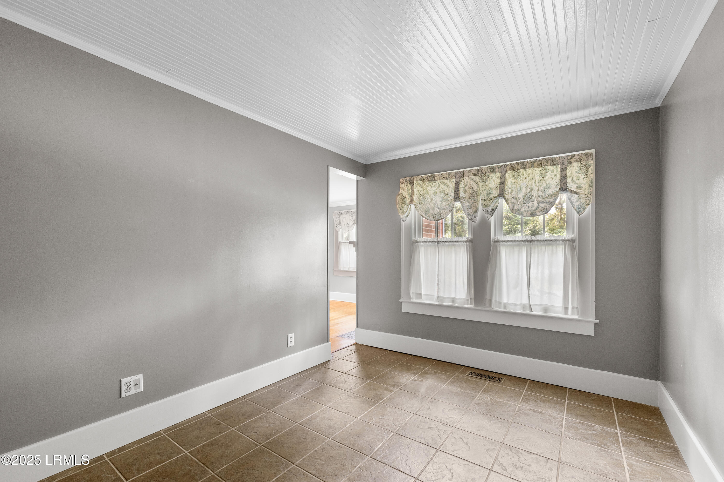 411 Heyward Street Beaufort, SC 29902 - Photo 8 of 44 Study/Den