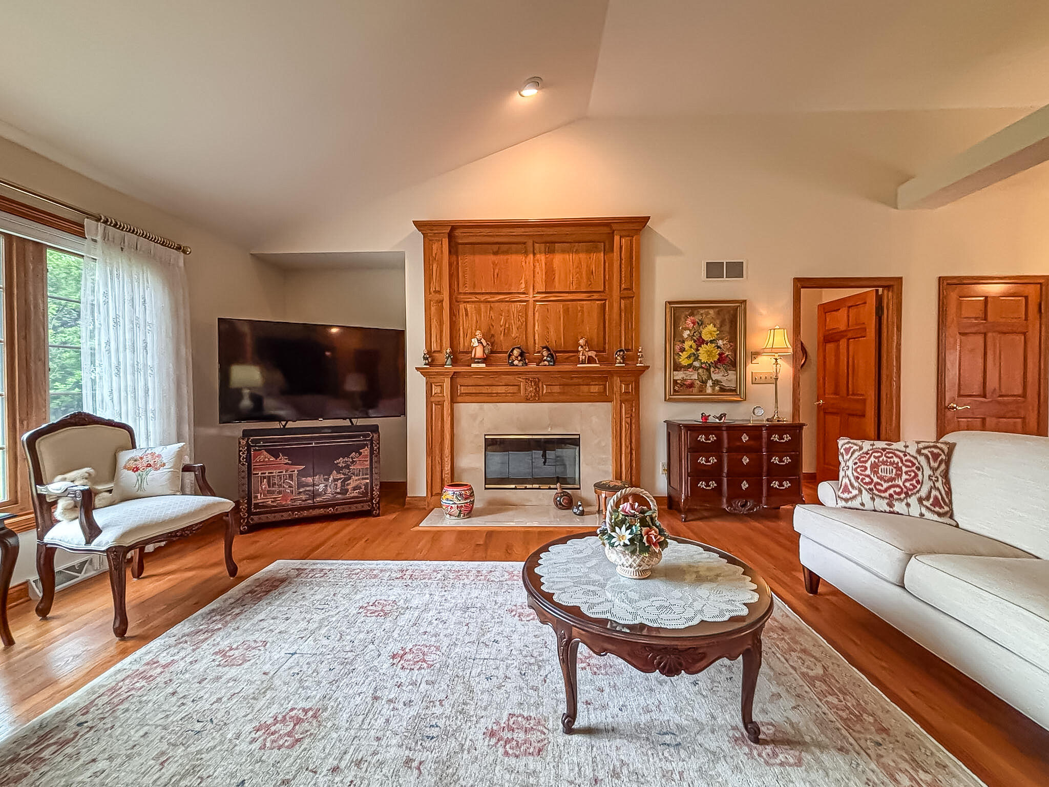 N22W26746 Shooting Star Road Pewaukee, WI 53072 - Photo 13 of 38 Great Room