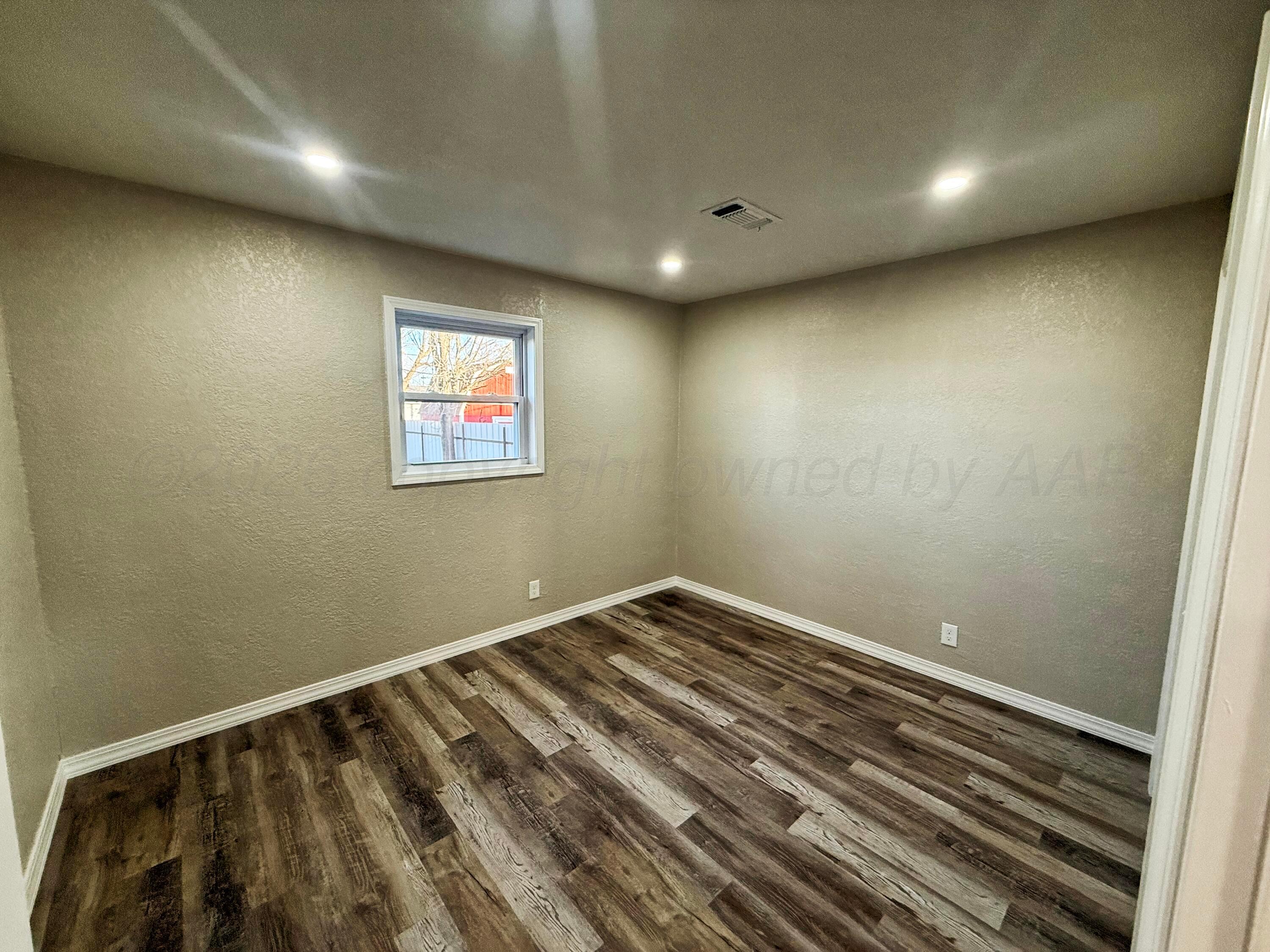 10 North Kentucky Street Perryton, TX 79070 - Photo 4 of 9 IMG_3154_easyHDR-enhance2