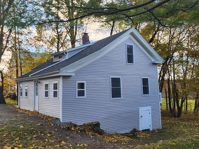 $224,900 | 105 South Alpine Street, Oakland, ME 04963