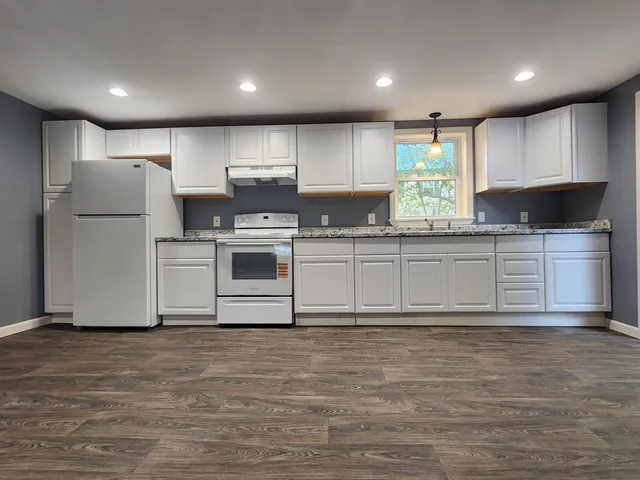 $224,900 | 105 South Alpine Street, Oakland, ME 04963