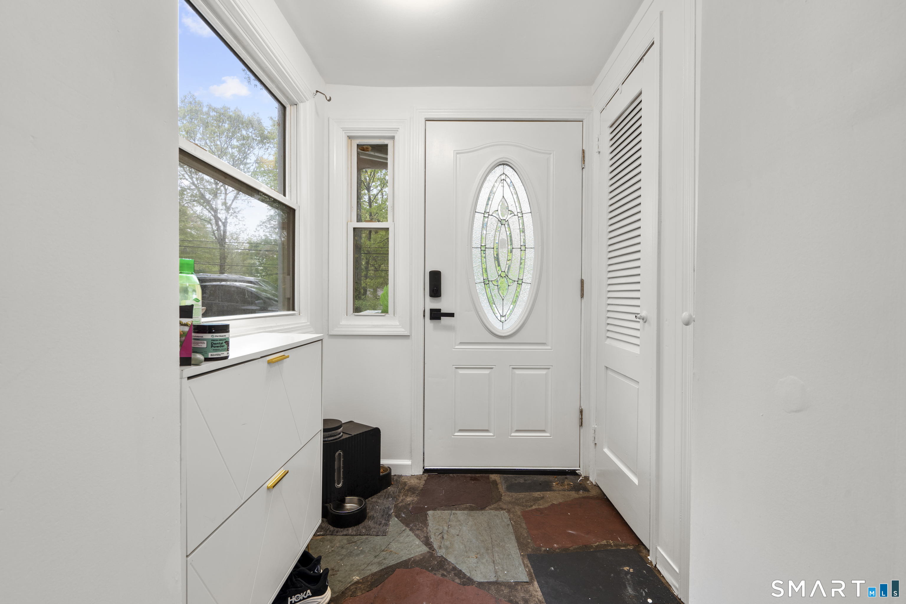 1183 Old Town Road Bridgeport, CT 06606 - Photo 9 of 28