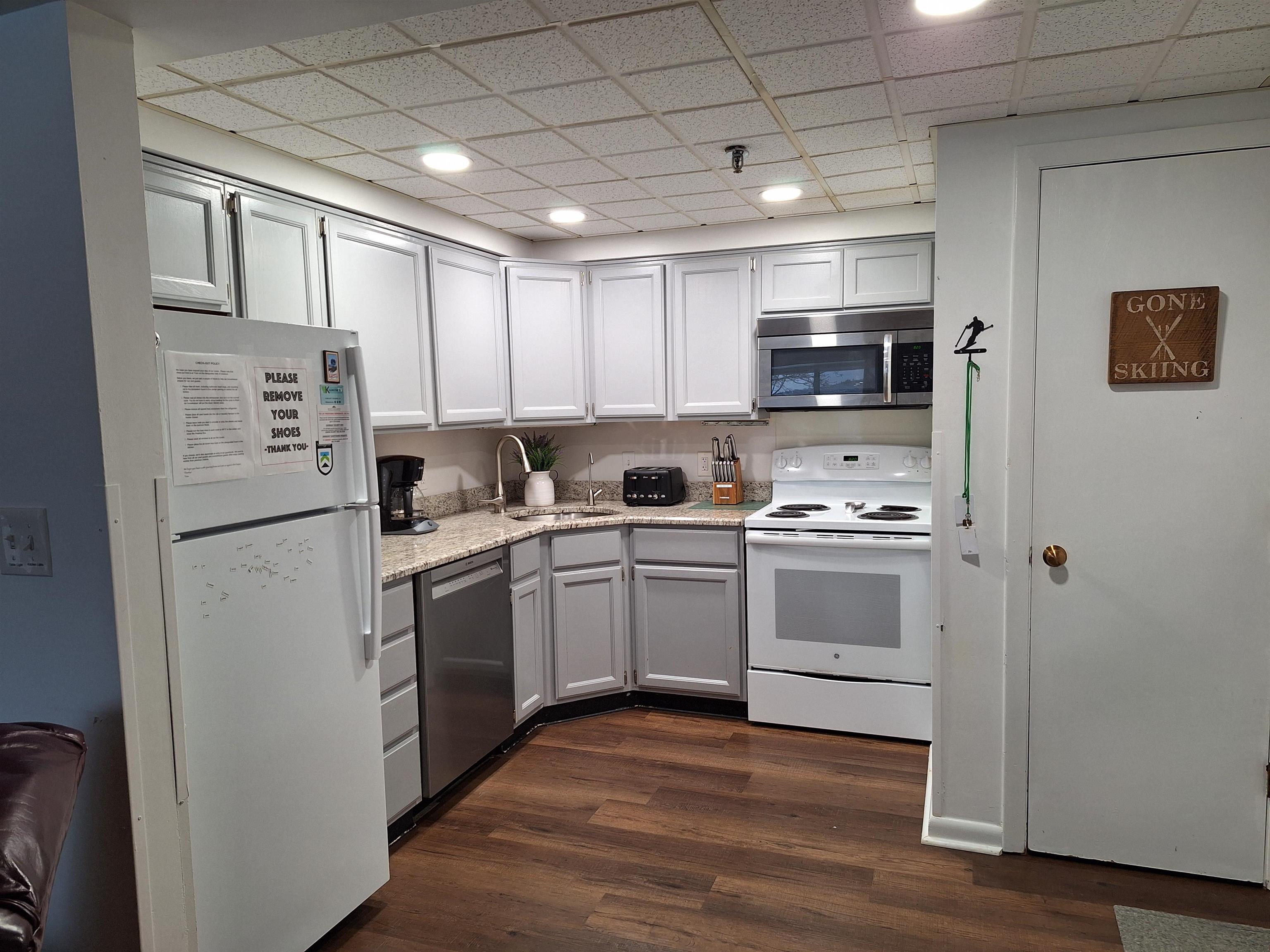 137 East Mountain Road, Unit 2B1 Killington, VT 05751 - Photo 10 of 38