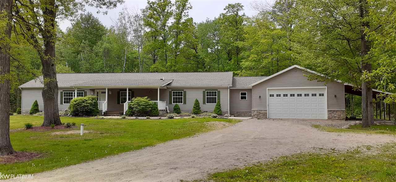 7260 Reddicliffe Road Melvin, MI 48454 - Photo 3 of 82 50012920-2.JPG
