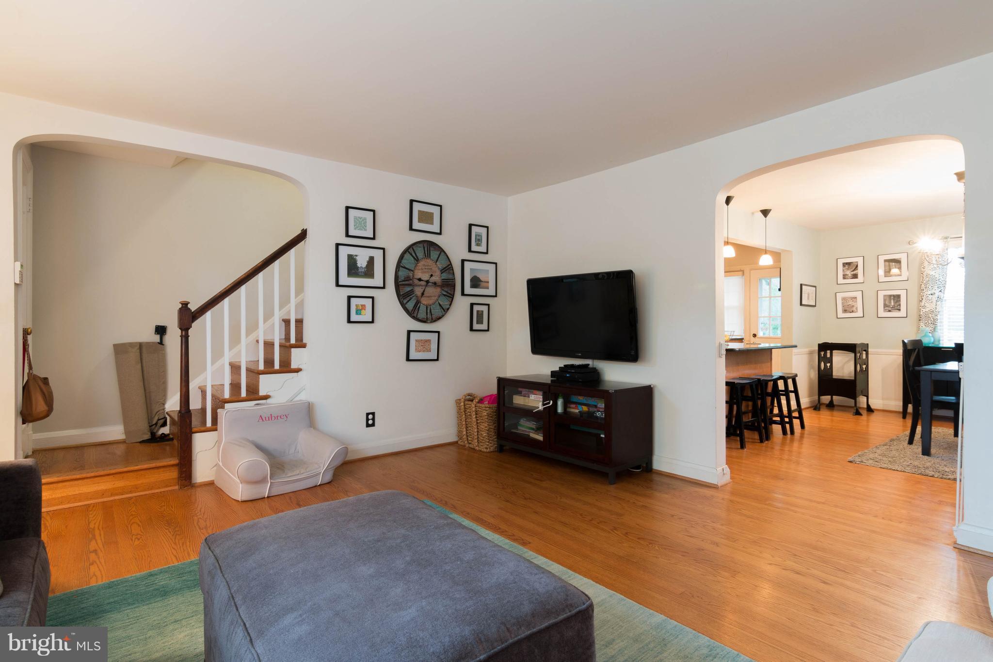 101 Hopkins Road Baltimore, MD 21212 - Photo 12 of 30 Living Room