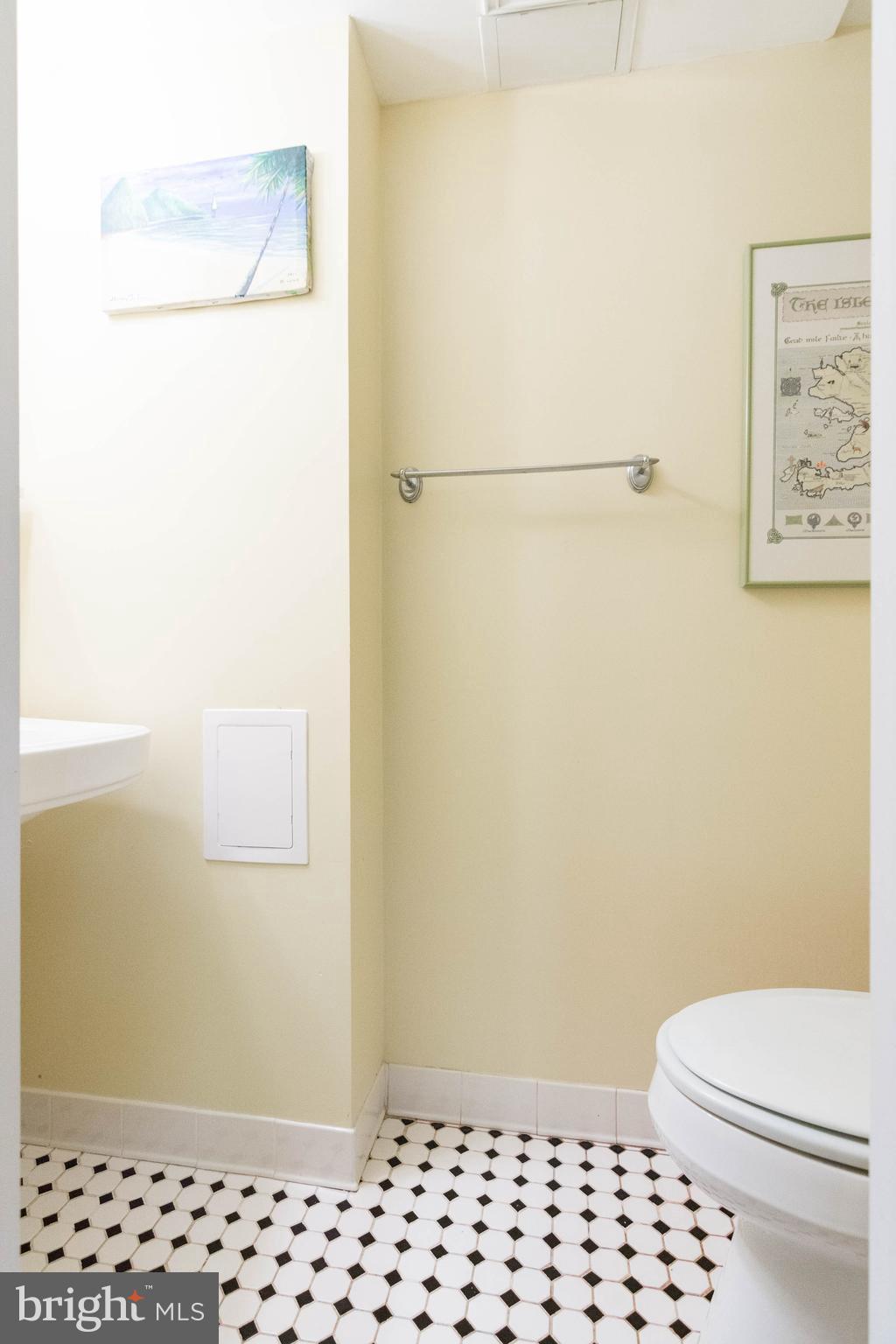 101 Hopkins Road Baltimore, MD 21212 - Photo 23 of 30 Bath