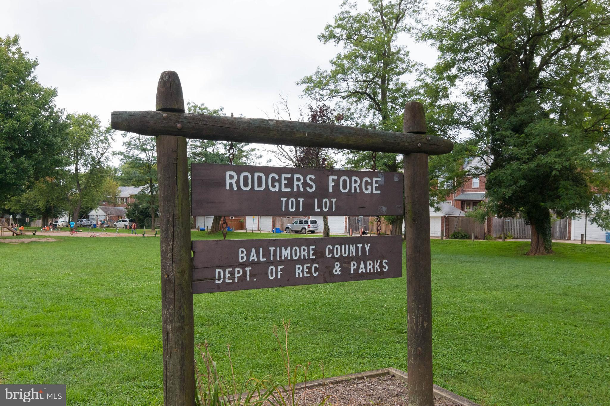 101 Hopkins Road Baltimore, MD 21212 - Photo 29 of 30 Community tot lot steps away!