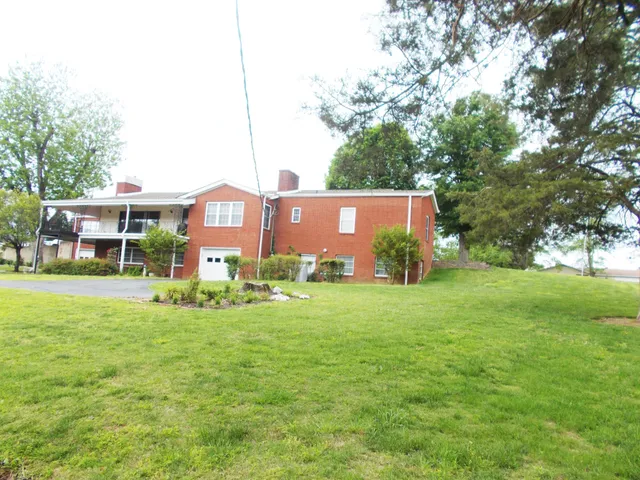 a view of a dinning room with a patio