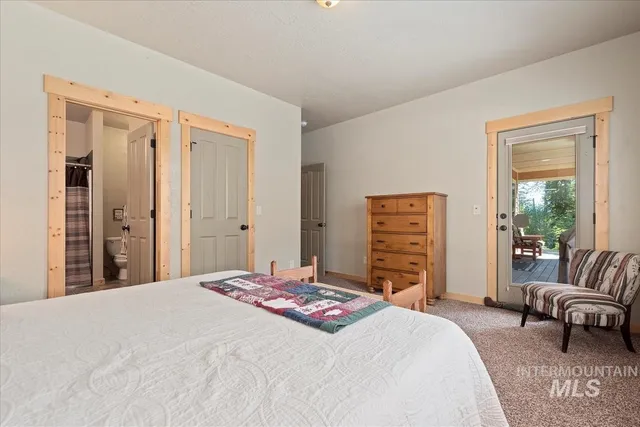 $700,000 | 23 Waterline, Cascade, ID 83611