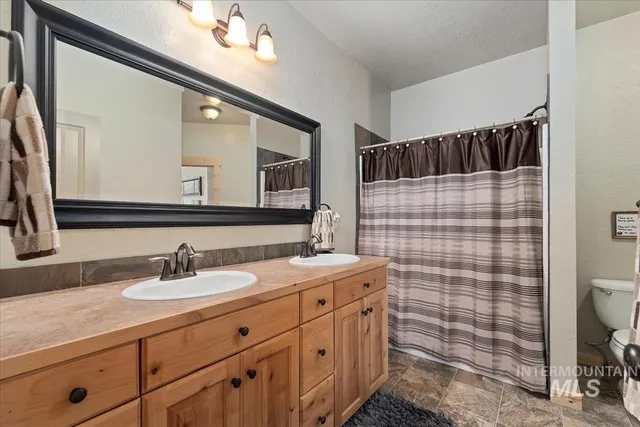 $700,000 | 23 Waterline, Cascade, ID 83611