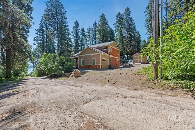 $700,000 | 23 Waterline, Cascade, ID 83611