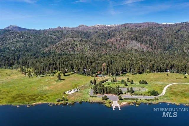 $700,000 | 23 Waterline, Cascade, ID 83611