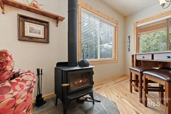 $700,000 | 23 Waterline, Cascade, ID 83611