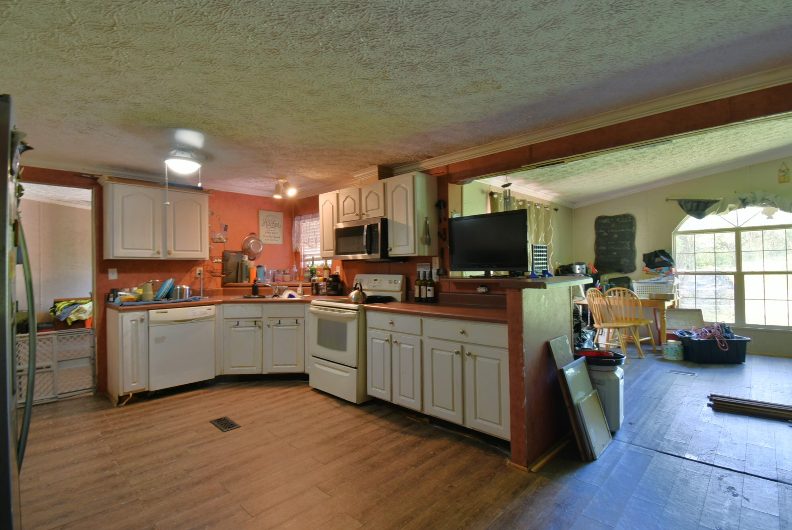 301 Old Pocotaligo Road Yemassee, SC 29945 - Photo 6 of 20 DSC_0604