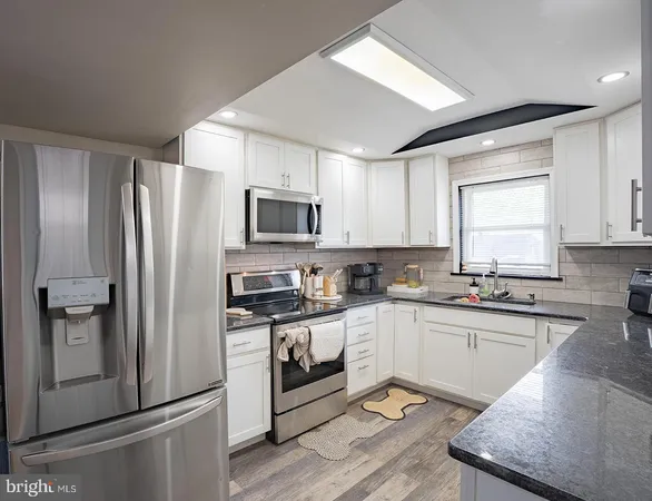 $400,000 | 42 Hollyhock Lane, Levittown, PA 19055
