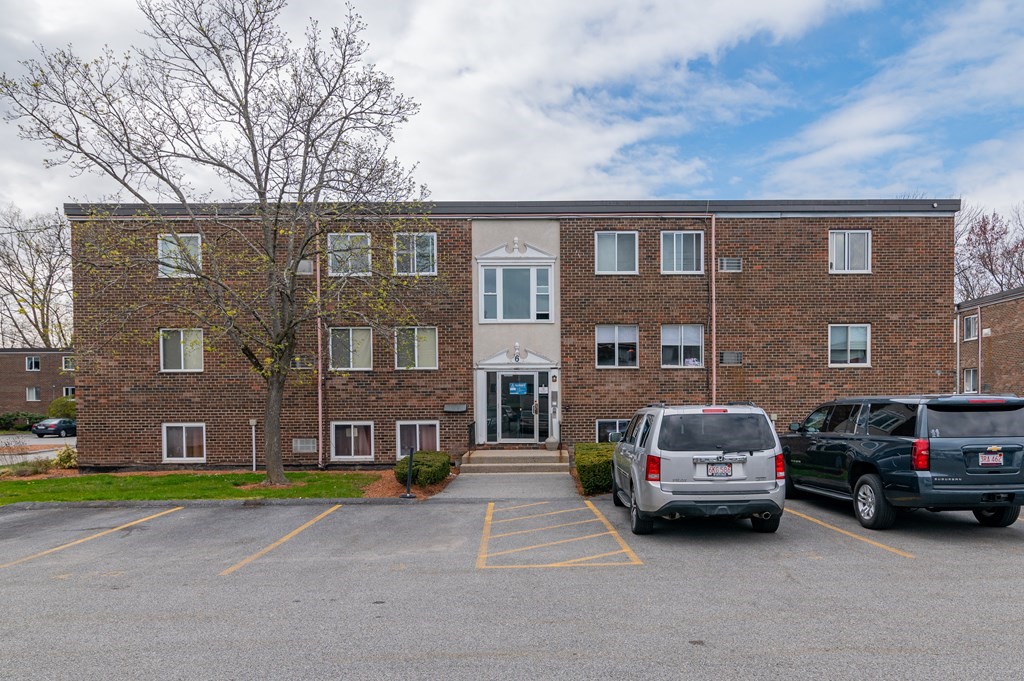 6 Universal Street, Unit 3 Framingham, MA 01702 - Photo 1 of 17